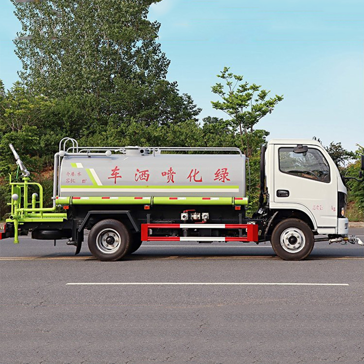 DONGFENG 5000L water tanker truck